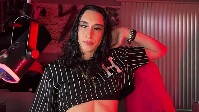 xoFrankie online show from April 21, 2026, 1:42 am