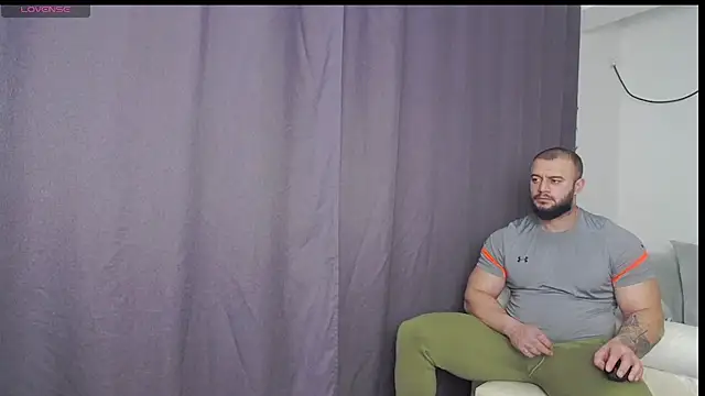 Snapshot of RickyMiami1 chatting on January 5, 2026, 6:44 pm RickyMiami1 online show from January 5, 2026, 6:44 pm