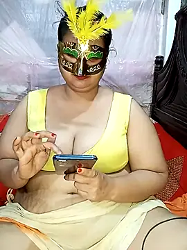 Snapshot of Tanisha-Chy chatting on September 23, 2025, 5:38 pm Tanisha-Chy online show from September 23, 2025, 5:38 pm