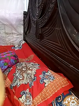 Snapshot of Tanisha-Chy chatting on October 21, 2025, 5:35 pm Tanisha-Chy online show from October 21, 2025, 5:35 pm