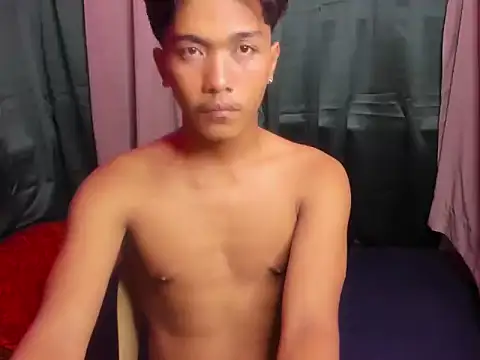 chris hot asian loverboy online show from February 9, 2026, 9:13 am