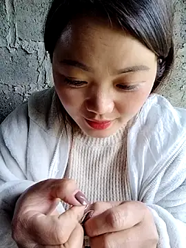 lusy-000 online show from October 26, 2025, 8:42 am