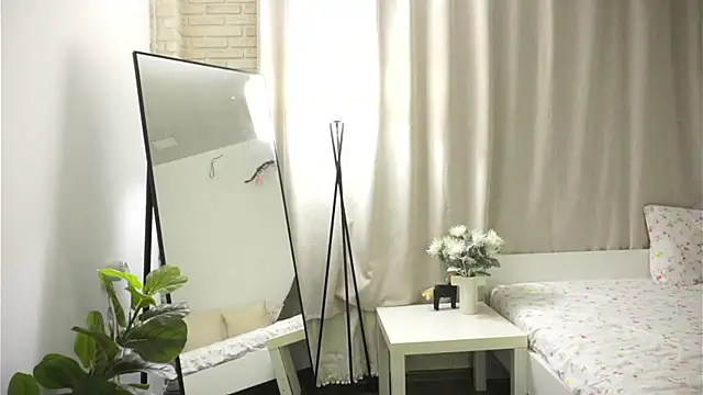 Anna Nicol online show from October 1, 2025, 2:34 pm