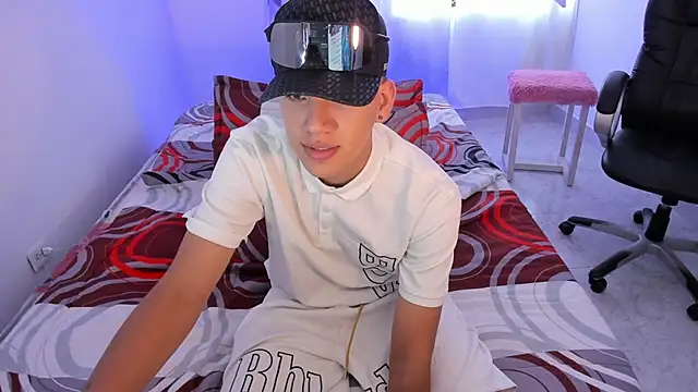 Snapshot of maxthomson_boy chatting on September 9, 2025, 3:44 pm maxthomson boy online show from September 9, 2025, 3:44 pm
