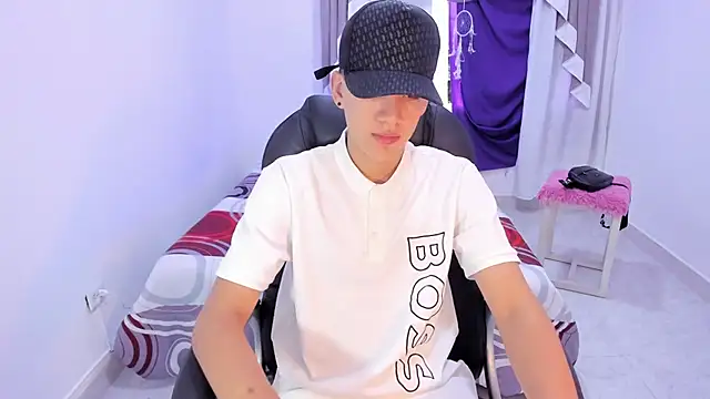 Snapshot of maxthomson_boy chatting on September 19, 2025, 7:25 pm maxthomson boy online show from September 19, 2025, 7:25 pm
