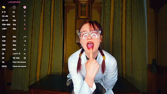 KatyKufel online show from March 31, 2026, 8:09 pm