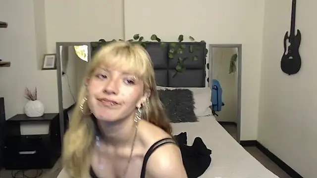 Amnesia  online show from November 28, 2025, 6:10 pm