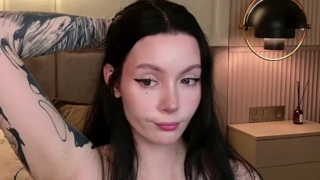 Goldy Stark online show from February 18, 2026, 9:00 pm