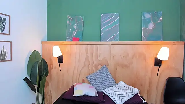 aliceandsia online show from November 26, 2025, 7:15 pm