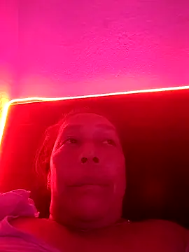 Naomi-Mature online show from March 4, 2026, 8:04 pm