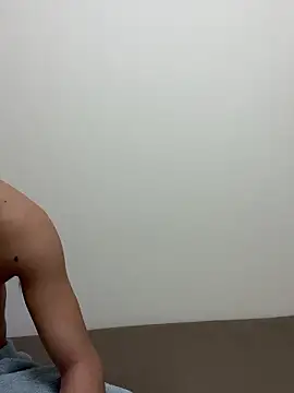 Snapshot of erokami36 chatting on December 13, 2025, 8:25 pm erokami36 online show from December 13, 2025, 8:25 pm