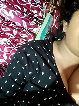 maskedlover321 online show from February 4, 2026, 4:07 am