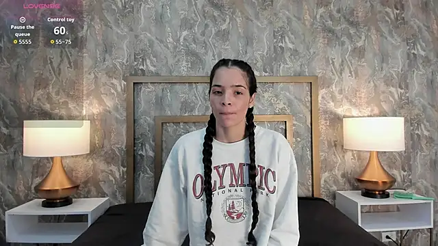 Snapshot of DannaBelucci chatting on September 11, 2025, 12:16 pm DannaBelucci online show from September 11, 2025, 12:16 pm