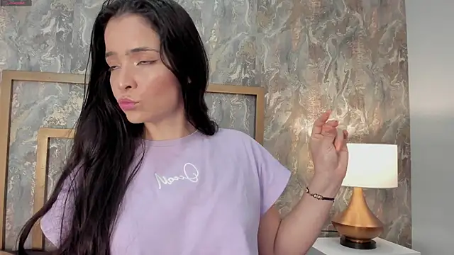 Snapshot of DannaBelucci chatting on October 28, 2025, 2:53 pm DannaBelucci online show from October 28, 2025, 2:53 pm