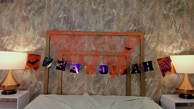 Snapshot of DannaBelucci chatting on October 30, 2025, 11:55 am DannaBelucci online show from October 30, 2025, 11:55 am