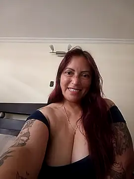 EvelynDuboiss online show from October 10, 2025, 2:49 pm