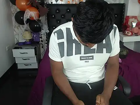 Snapshot of Adam_Morgan2 chatting on October 21, 2025, 9:32 am Adam Morgan2 online show from October 21, 2025, 9:32 am