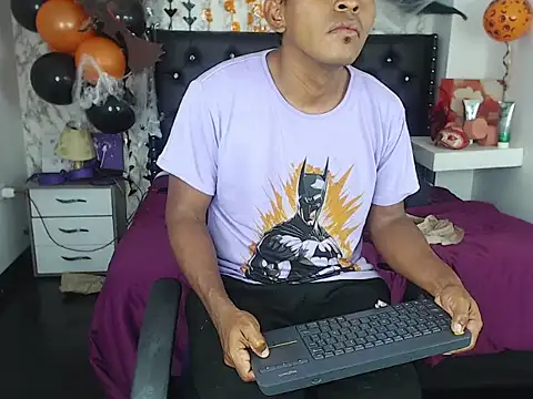 Snapshot of Adam_Morgan2 chatting on October 23, 2025, 6:45 am Adam Morgan2 online show from October 23, 2025, 6:45 am