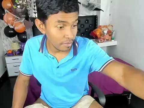 Snapshot of Adam_Morgan2 chatting on October 28, 2025, 7:01 am Adam Morgan2 online show from October 28, 2025, 7:01 am