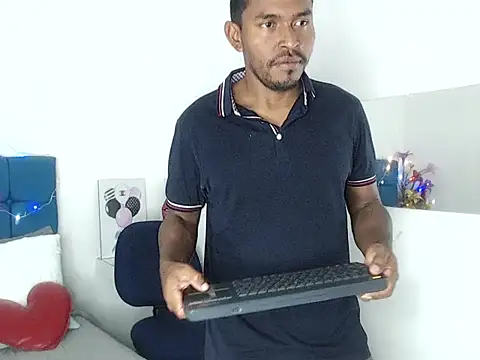 Snapshot of Adam_Morgan2 chatting on November 22, 2025, 4:11 am Adam Morgan2 online show from November 22, 2025, 4:11 am