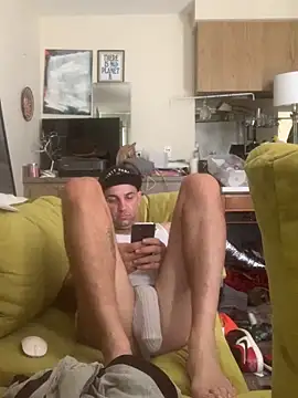 Hothotboyg online show from September 18, 2025, 9:39 pm