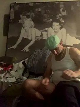 Hothotboyg online show from October 2, 2025, 3:02 am