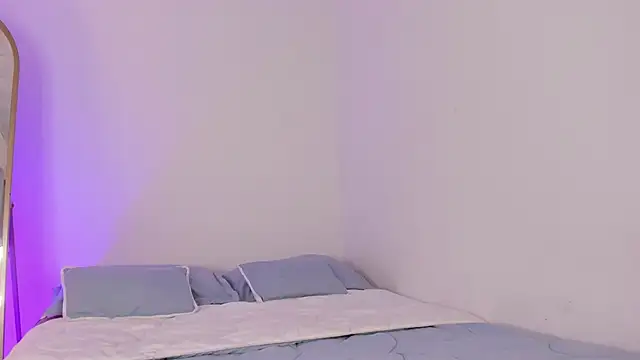 elzafuentes1 online show from February 20, 2026, 8:09 pm