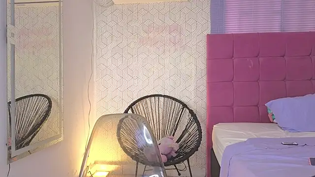Snapshot of elzafuentes1 chatting on July 10, 2026, 8:00 pm elzafuentes1 online show from July 10, 2026, 8:00 pm