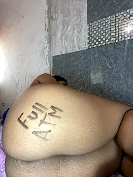 Snapshot of Messy-diana21 chatting on December 5, 2025, 8:16 pm Messy-diana21 online show from December 5, 2025, 8:16 pm