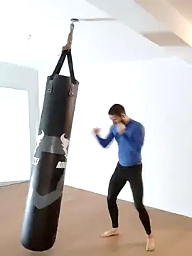 Snapshot of EyesNeverLies chatting on October 5, 2025, 7:34 pm EyesNeverLies online show from October 5, 2025, 7:34 pm