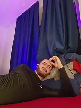 EyesNeverLies online show from March 4, 2026, 11:33 pm