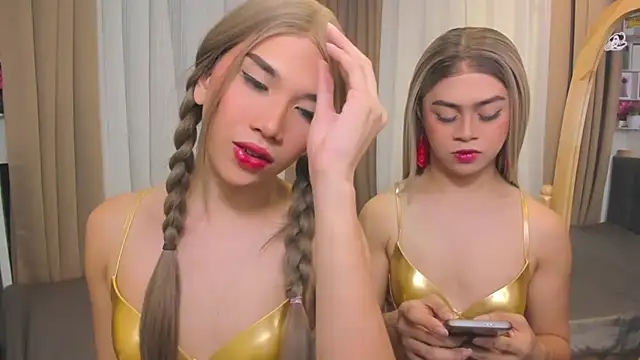 MaxCollins online show from November 26, 2025, 7:48 pm