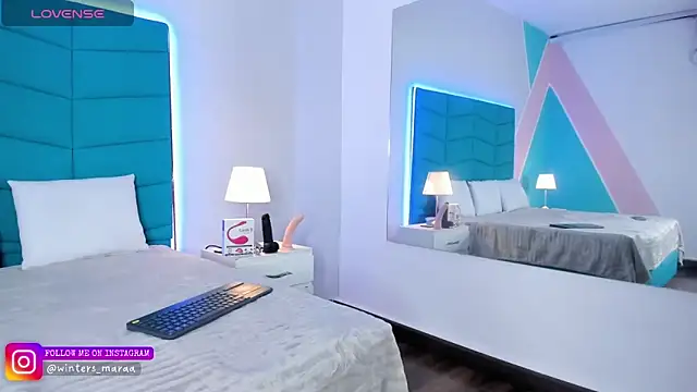 mara winters  online show from September 15, 2025, 11:21 am