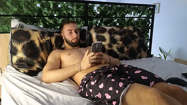 RyanStorm  online show from December 2, 2025, 12:10 pm