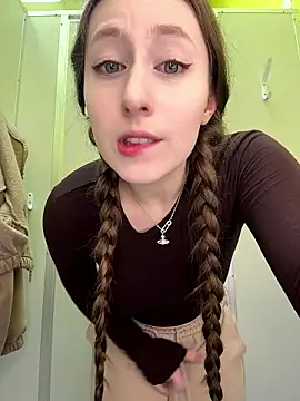 FroggyAnna online show from January 11, 2026, 6:24 pm