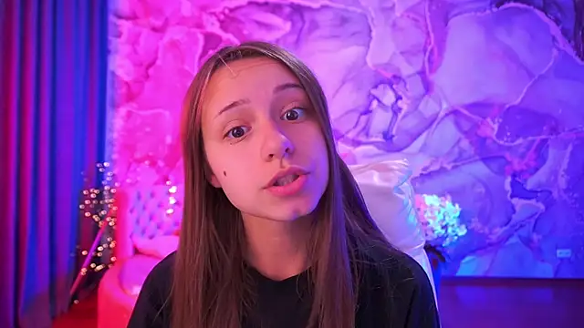 AnnaPearl online show from September 13, 2025, 6:24 am