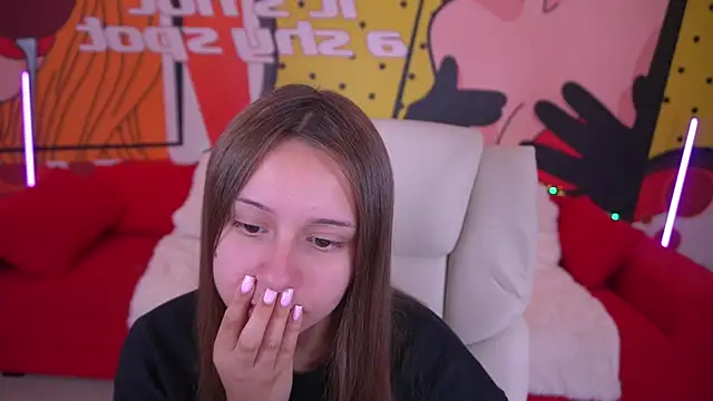 AnnaPearl online show from September 19, 2025, 1:23 pm