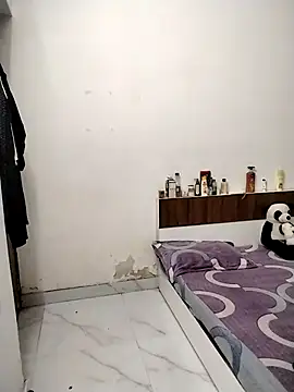 Sexy vernilla online show from May 6, 2026, 3:17 pm