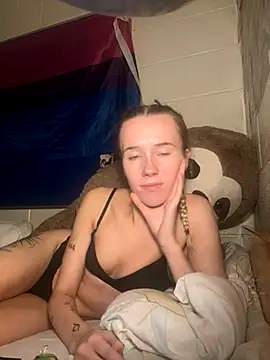 Snapshot of DollBabyy chatting on October 16, 2025, 10:11 pm DollBabyy online show from October 16, 2025, 10:11 pm