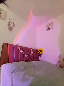 Liahdiaz  online show from September 9, 2025, 3:11 pm