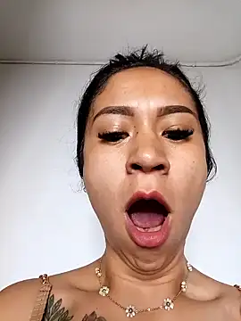 Liahdiaz  online show from October 16, 2025, 4:08 pm