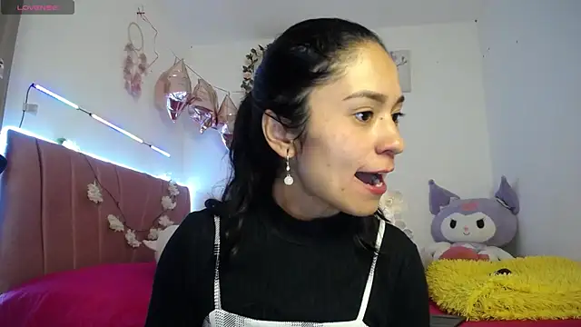 Liahdiaz  online show from March 30, 2026, 2:07 pm