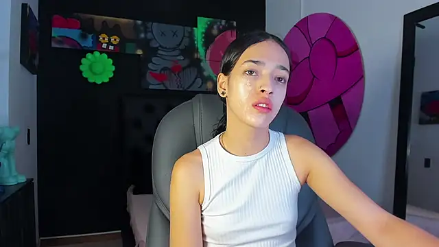 Snapshot of miIa_bratz chatting on May 6, 2026, 9:53 pm miIa bratz online show from May 6, 2026, 9:53 pm