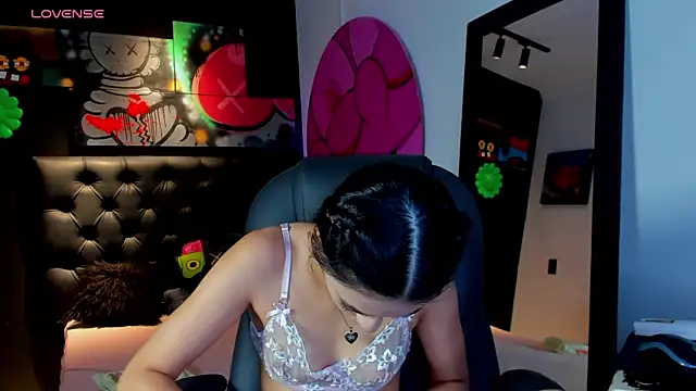 Snapshot of miIa_bratz chatting on May 21, 2026, 8:49 pm miIa bratz online show from May 21, 2026, 8:49 pm