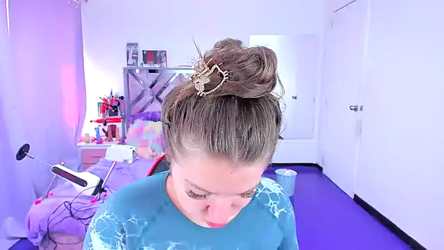 Luna Analya online show from February 2, 2026, 3:22 pm