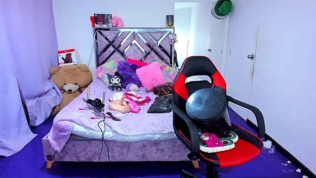 Luna Analya online show from April 6, 2026, 2:40 pm