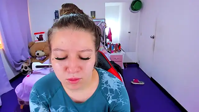 Luna Analya online show from April 20, 2026, 2:42 pm