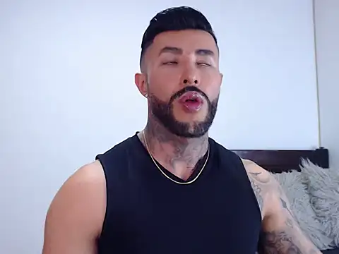 andrea de lucaa online show from October 8, 2025, 4:21 am