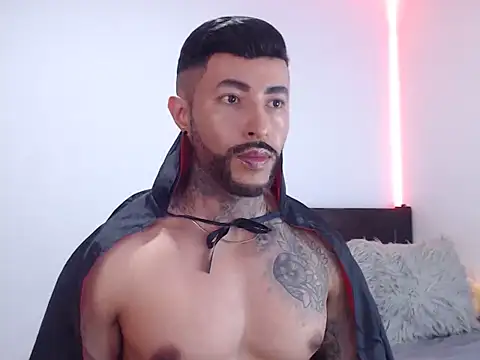 andrea de lucaa online show from October 30, 2025, 3:52 am