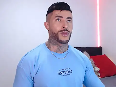 andrea de lucaa online show from November 26, 2025, 4:13 am